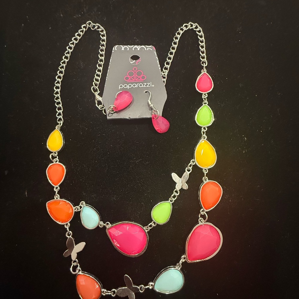 Paparazzi Vibrant Teardrop Necklace and Earring Set